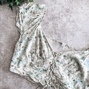 American Eagle Green Floral Short Butterfly Sleeve Cropped Top Size Large